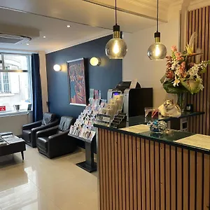 ** Hotel Mary's Republique Francie